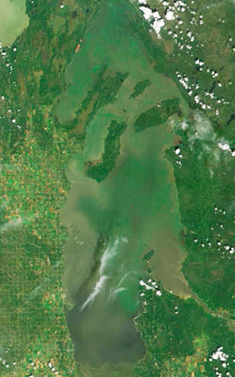 mage from space of Lake Winnipeg with huge algal blooms